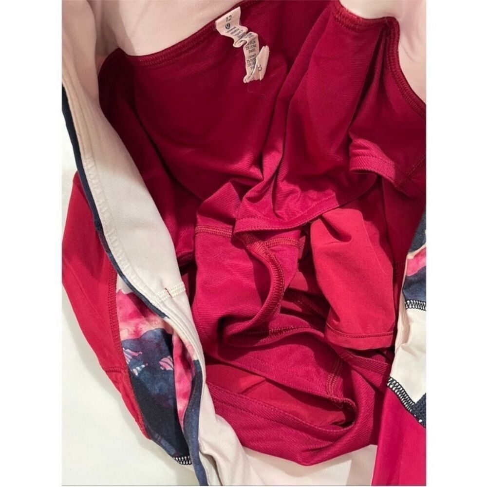Lululemon Run Time Short 4 way stretch Red Quilt Lined Speed Up Tracker short - Picture 6 of 7